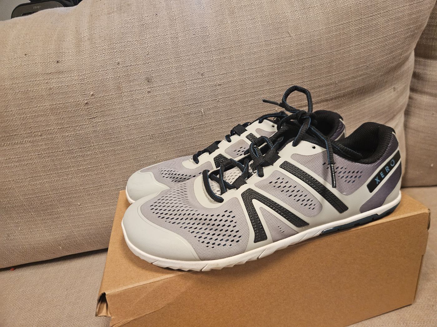 נעלי Xero Shoes Hfs מידה 41.5 יד שנייה