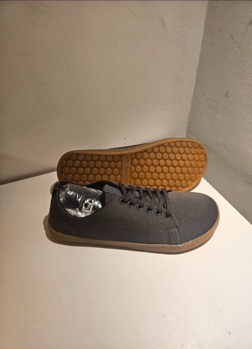 נעלי Feelgrounds Original Knit Gum Graphite מידה 45 יד שנייה